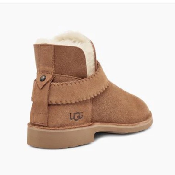 UGG McKay Ankle BOOT - Picture 3 of 17